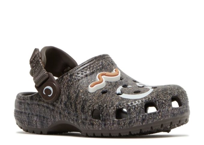 Anwar Carrots x Clog Kids ”Soil – Espresso”