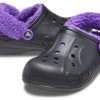 Crocs Baya Fodrade Fuzz Strap Träskor ”Black Purple” 20663309V