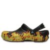 Crocs Bistro Grafiska träskor ”Yellow Black” 204044-001