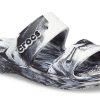 Crocs Classic Clog Marble Beach Sports Tofflor Unisex Vit Svart 207701-103 Crocs Classic Clog Marble Beach Sports Tofflor Unisex Vit Svart 207701-103