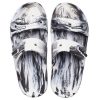 Crocs Classic Clog Marble Beach Sports Tofflor Unisex Vit Svart 207701-103 Crocs Classic Clog Marble Beach Sports Tofflor Unisex Vit Svart 207701-103