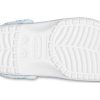 Crocs Classic Duke Print träskor ”Blue White” 210003-4OX