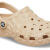 Crocs Classic Geometric Clogs ”Beige” 209563-2DS