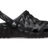 Crocs Classic Geometric Clogs ”Black” 209563-001