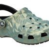 Crocs Classic iriserande geometrisk träsko ”Grön” 209841-001