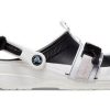 Crocs Classic Zip Tie Spänne Träskor ”Black White” 208127-066