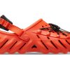 Crocs Echo Reflekterande träskor ”Orange Black” 210004-84J