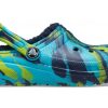 Crocs (GS) klassiska fodrade marmorerade träskor ”Blue Tie Dye” 207238-4HQ