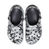 Crocs (GS) Off Court tryckta träskor ”Grå Svart Vit” 209150-066