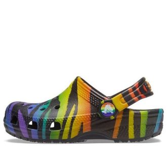 Crocs (GS) Träskor med klassiskt säsongstryck ”Black Multi” 207345-0C4