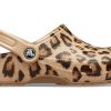 Crocs klassisk tryckt träsko ”Leopard Gold” 205838-98R