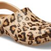 Crocs klassisk tryckt träsko ”Leopard Gold” 205838-98R