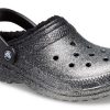 Crocs klassiska glitterfodrade träskor ”Black Silver” 205842-067