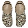 Crocs klassiska tryckta Camo Clogs ”Brown” 894825