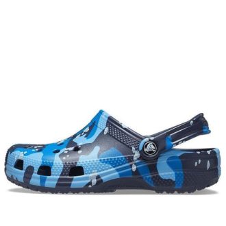 Crocs klassiska tryckta kamoträskor ”Blue Navy” 206454-4HQ