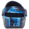 Crocs klassiska tryckta kamoträskor ”Blue Navy” 206454-4HQ