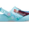 Crocs (PS) fryst tryck utomhus platt klack sport blå sandaler 207078-4O9 Crocs (PS) fryst tryck utomhus platt klack sport blå sandaler 207078-4O9