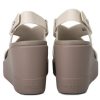 Crocs (WMNS) Brooklyn lätta cementgrå sandaler ”Grå” 206222-16T