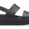 Crocs (WMNS) Brooklyn tjock sula Casual svarta sandaler 206453-060