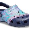 Crocs (WMNS) Classic Clog Liberty London Beach Deep Blue Sandaler 206447-410