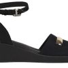 Crocs (WMNS) Kaffesandaler i metall ”Gold Black” 205800-98A