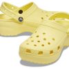 Crocs (WMNS) Klassisk träsko Sportsandaler ”Yellow” 206750-7HD Crocs (WMNS) Klassisk träsko Sportsandaler ”Yellow” 206750-7HD