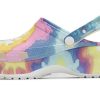 Crocs (WMNS) Klassiska clog clouds Tie Dye Utskrift Lättviktsmysiga sportsandaler Rosa Blå 207151-94S Crocs (WMNS) Klassiska clog clouds Tie Dye Utskrift Lättviktsmysiga sportsandaler Rosa Blå 207151-94S