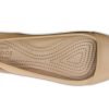 Crocs (WMNS) Minimalistic Casual Platt Sport Sandaler i guldfärg 202811-710 Crocs (WMNS) Minimalistic Casual Platt Sport Sandaler i guldfärg 202811-710