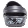 Crocs (WMNS) ormmönster grafitsvarta sandaler 206380-02W Crocs (WMNS) ormmönster grafitsvarta sandaler 206380-02W
