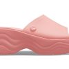 Crocs (WMNS) Skyline Slides ”Guava” 208182-6UI
