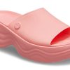 Crocs (WMNS) Skyline Slides ”Guava” 208182-6UI