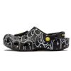 Crocs (WMNS) Smiley World Classic Clogs ”Black White Yellow” 873137