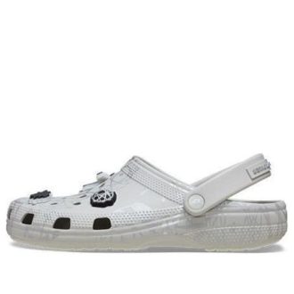 Crocs x Futura Laboratories Classic Clog ”Pärlvit” 209622-101