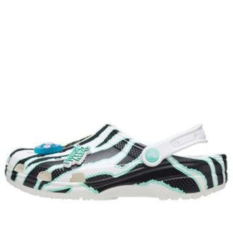 Crocs x Ron Engelska klassiska träskor ”Animal Stripes” 207619-100
