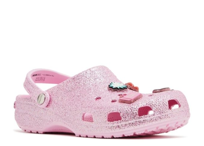 Mean Girls x Classic Clog ”On Wednesdays Wear Wear Pink” Mean Girls x Classic Clog ”On Wednesdays Wear Wear Pink”