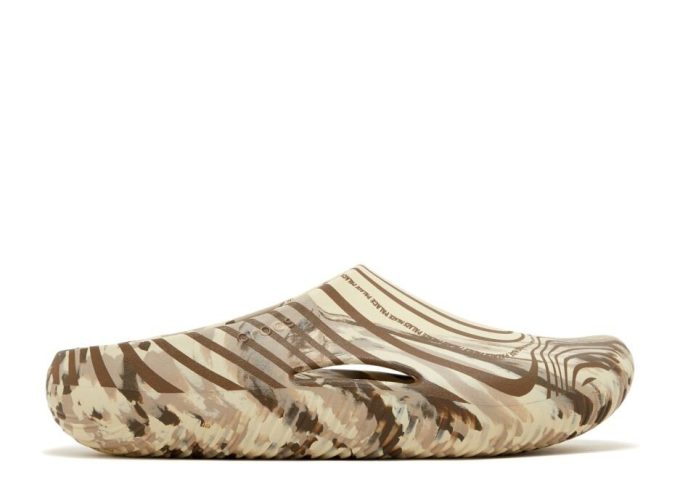 Palace x Mellow Slide ”Bone” Palace x Mellow Slide ”Bone”