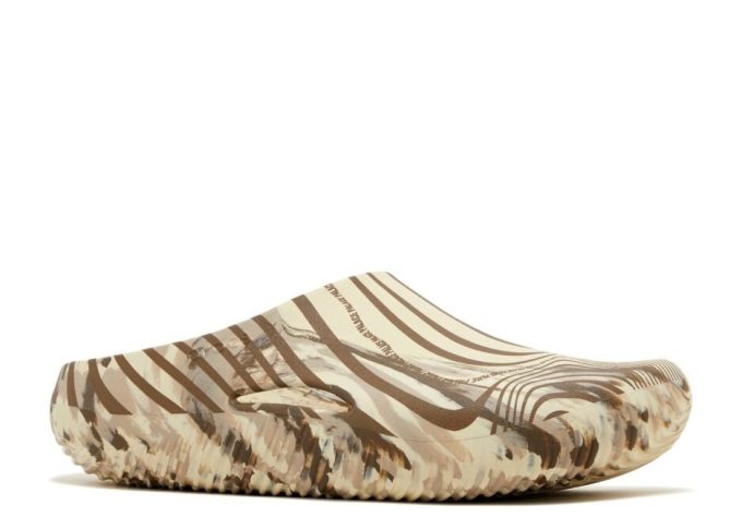 Palace x Mellow Slide ”Bone” Palace x Mellow Slide ”Bone”
